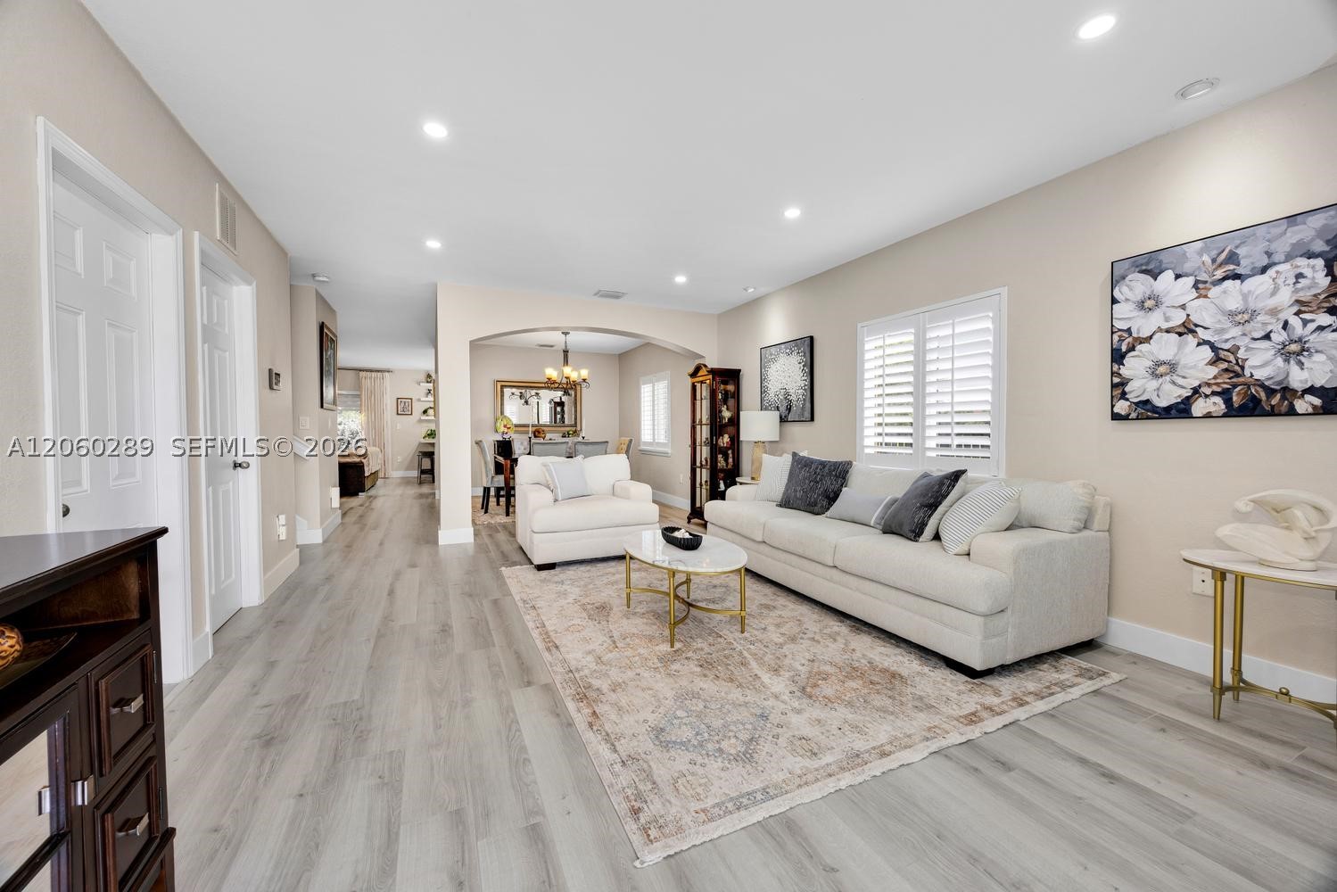 FOREST LAKE PARADISE - Residential