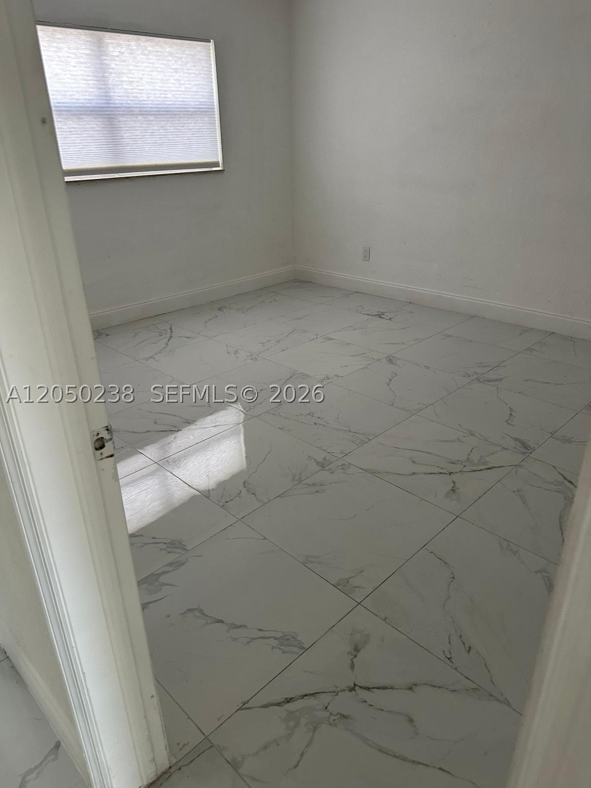PARADISE AT SUNSET CONDO - Residential Lease