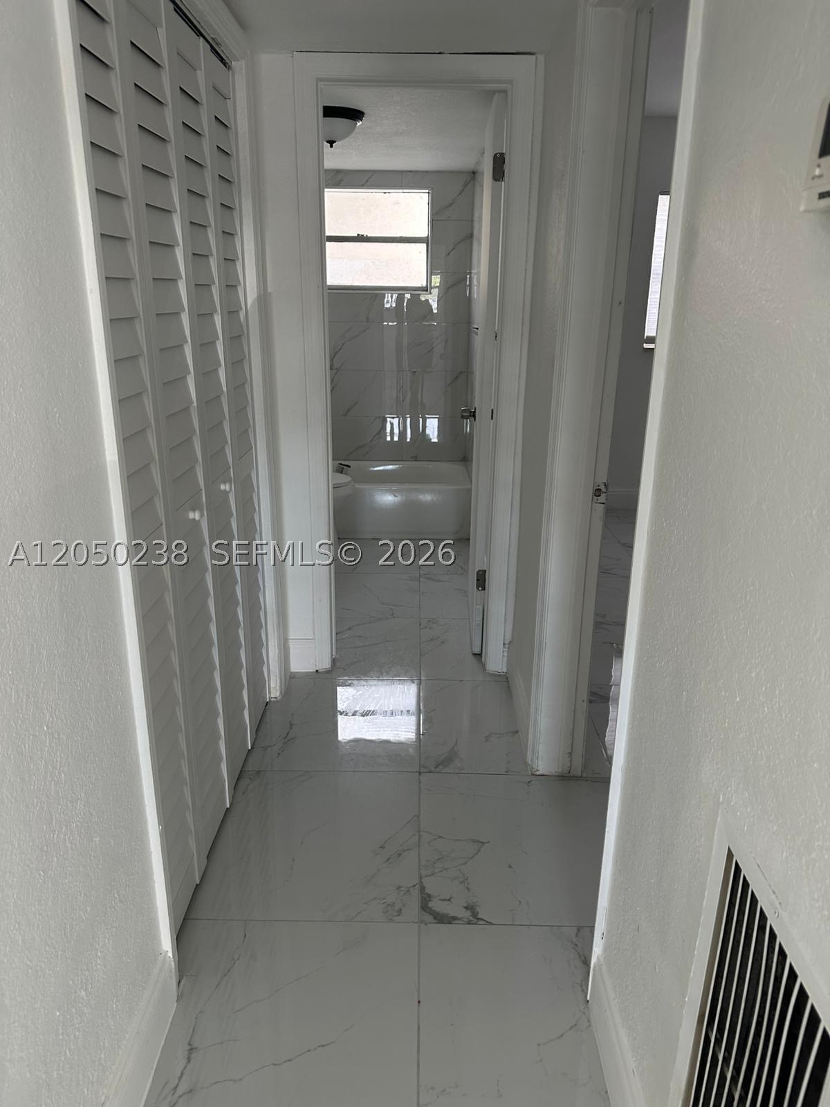 PARADISE AT SUNSET CONDO - Residential Lease