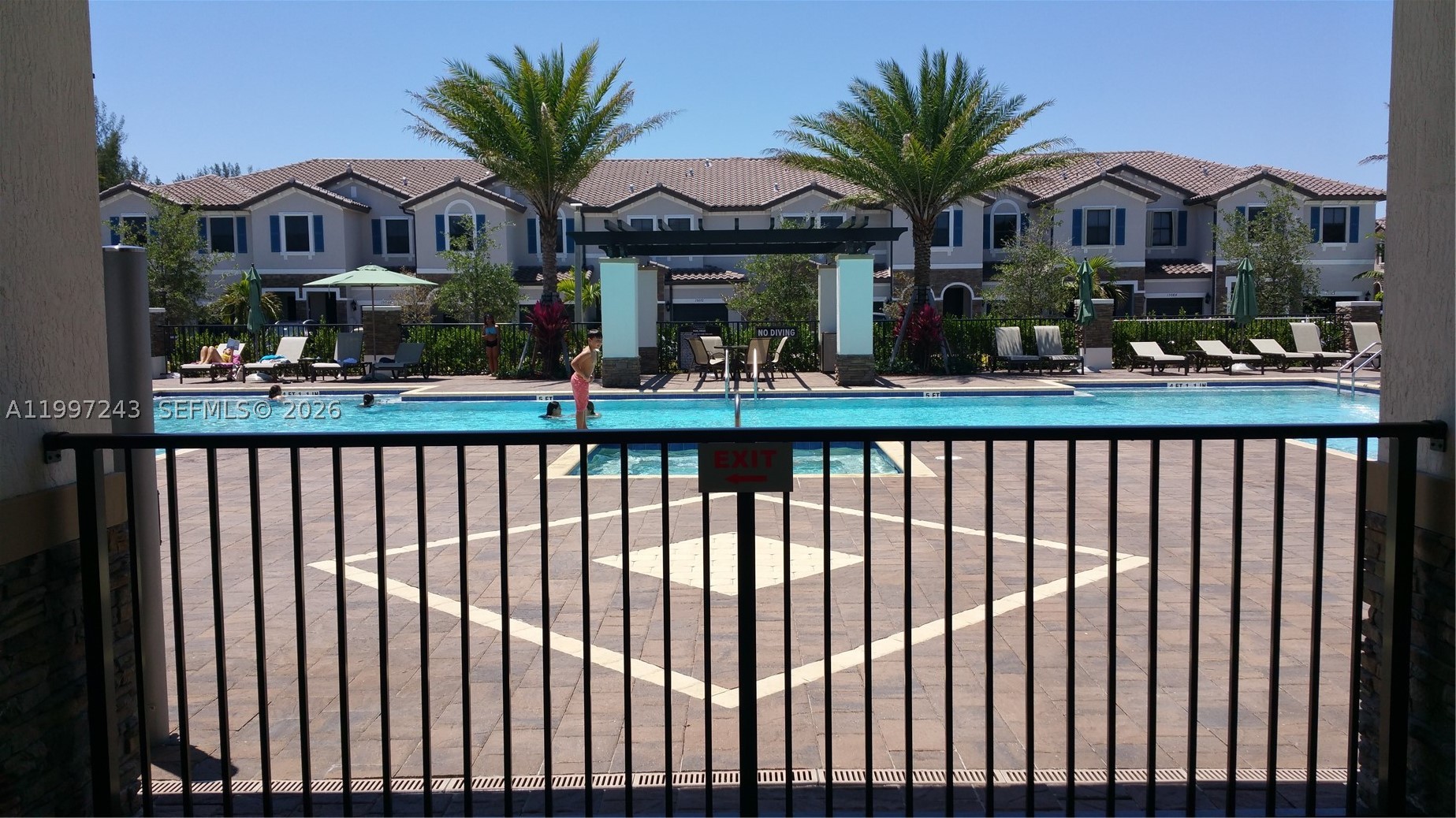 GARDEN ESTATES AT THE HAM - Residential
