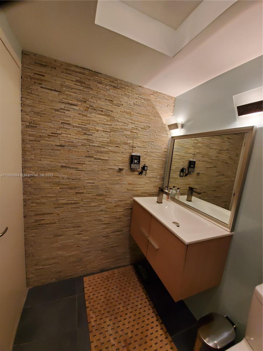 MIRADOR 1000 CONDO - Residential Lease