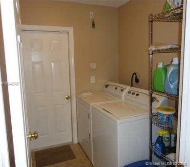 Crystal Pointe 158-10 B - Residential