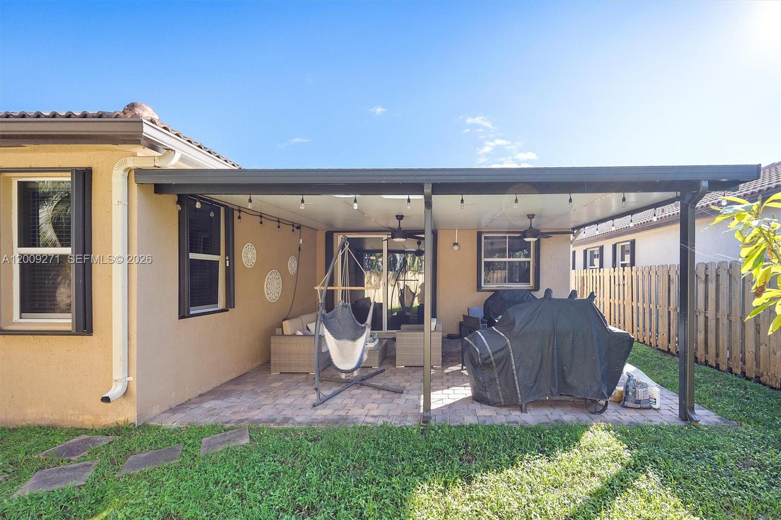 HEMINGWAY POINT - Residential