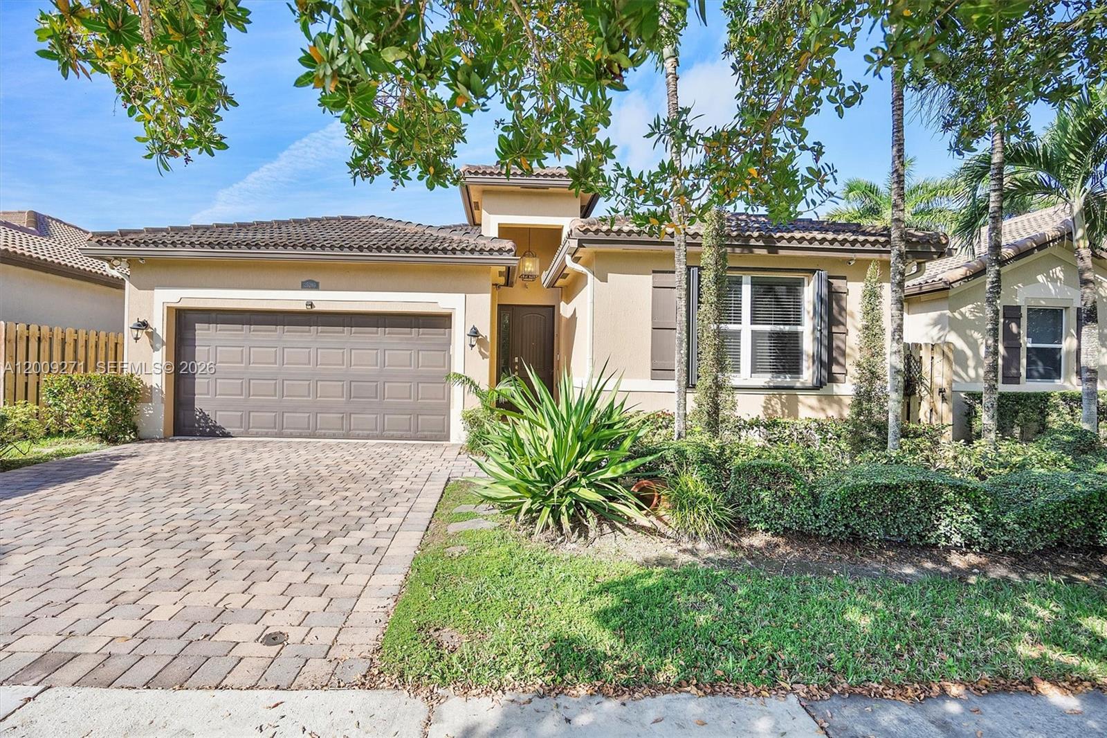 HEMINGWAY POINT - Residential