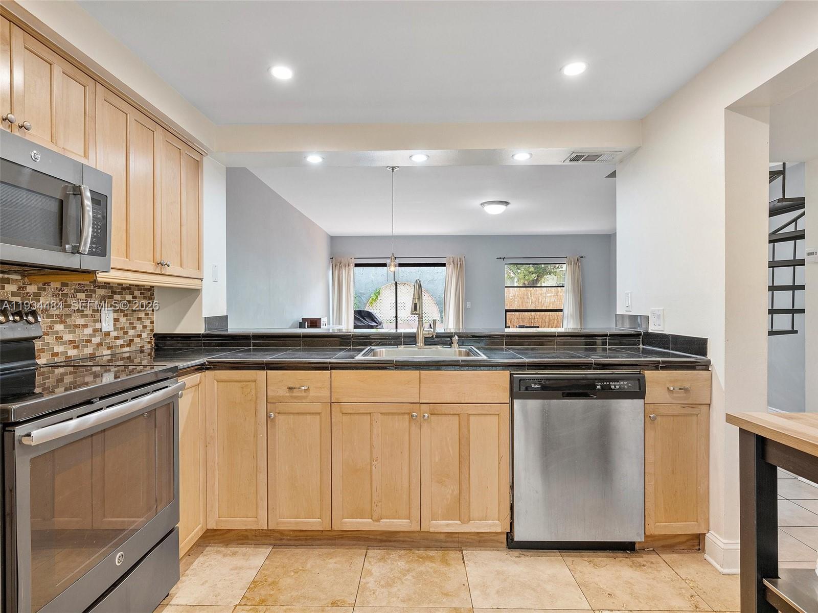 CORONA BAY TOWNHOUSES CON - Residential