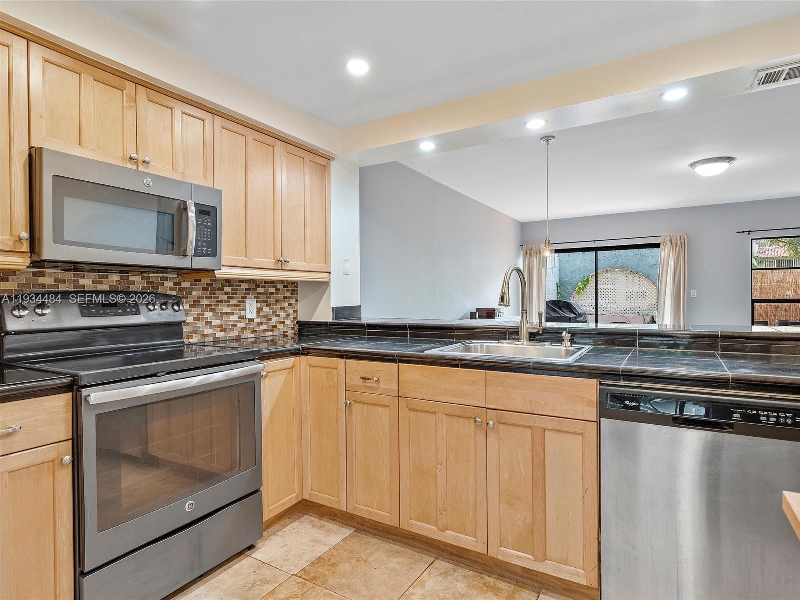CORONA BAY TOWNHOUSES CON - Residential