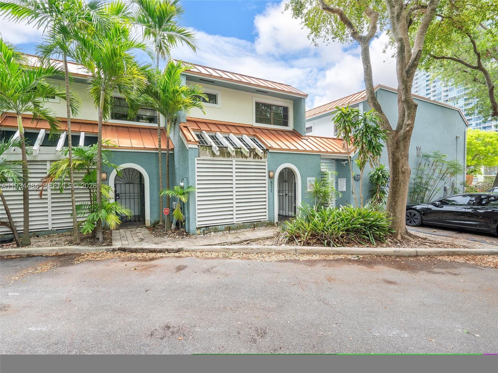 CORONA BAY TOWNHOUSES CON - Residential