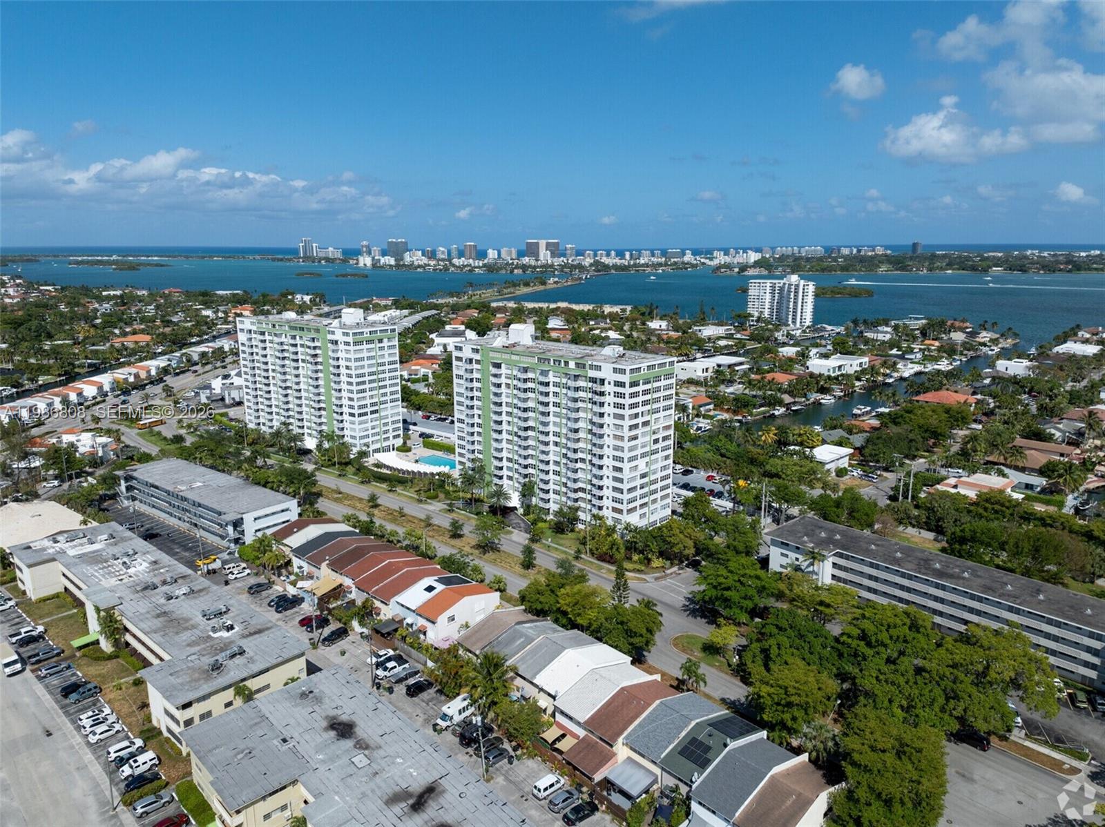 BAYVIEW TOWERS CONDO SOUT - Residential