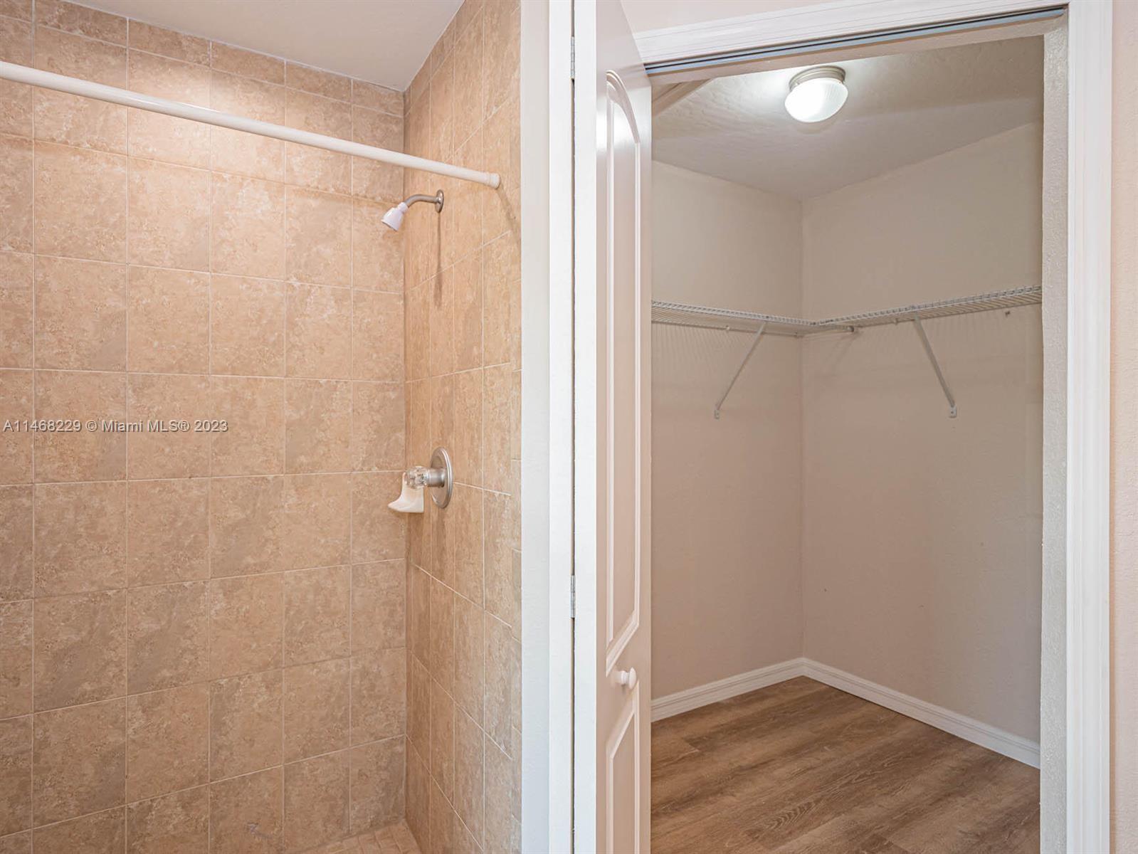 VERO LAKE ESTATES UNIT E - Residential Lease