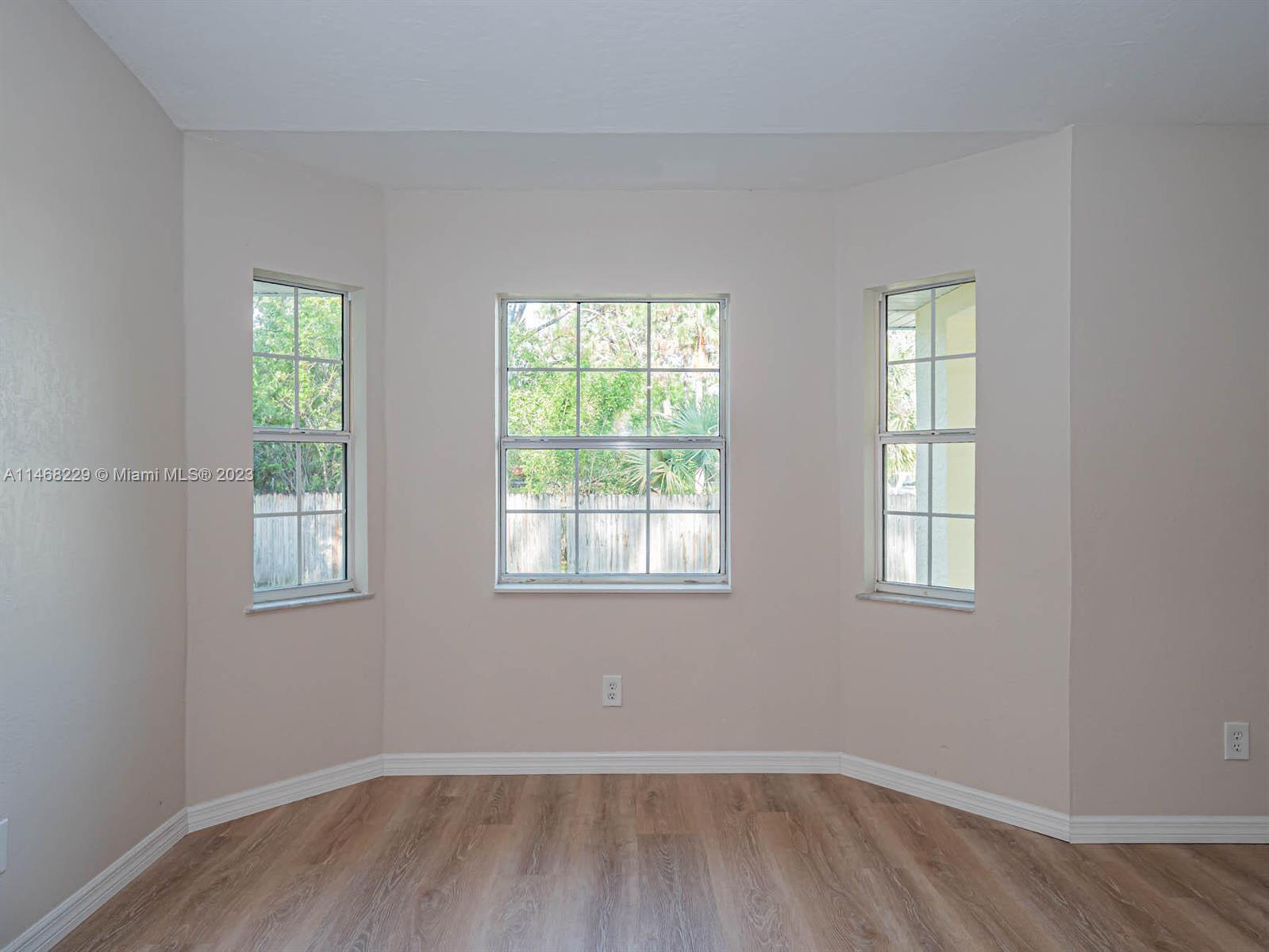 VERO LAKE ESTATES UNIT E - Residential Lease