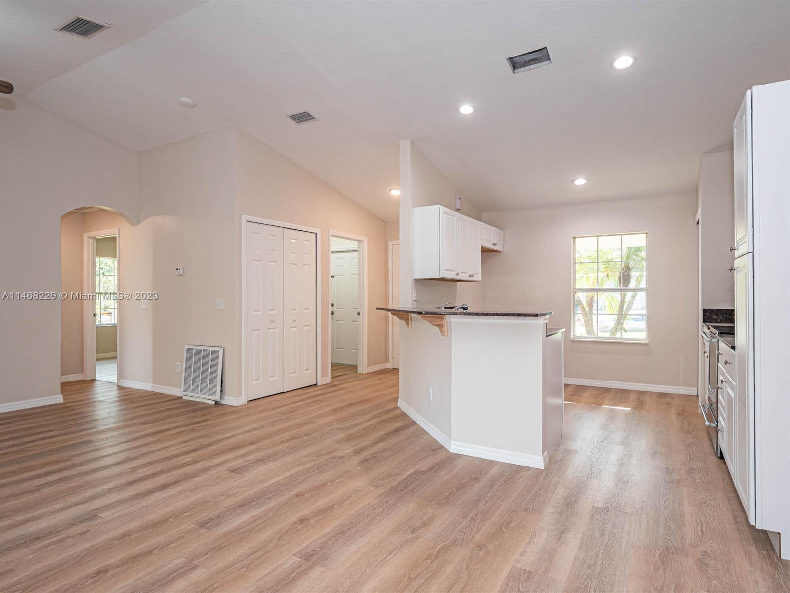 VERO LAKE ESTATES UNIT E - Residential Lease