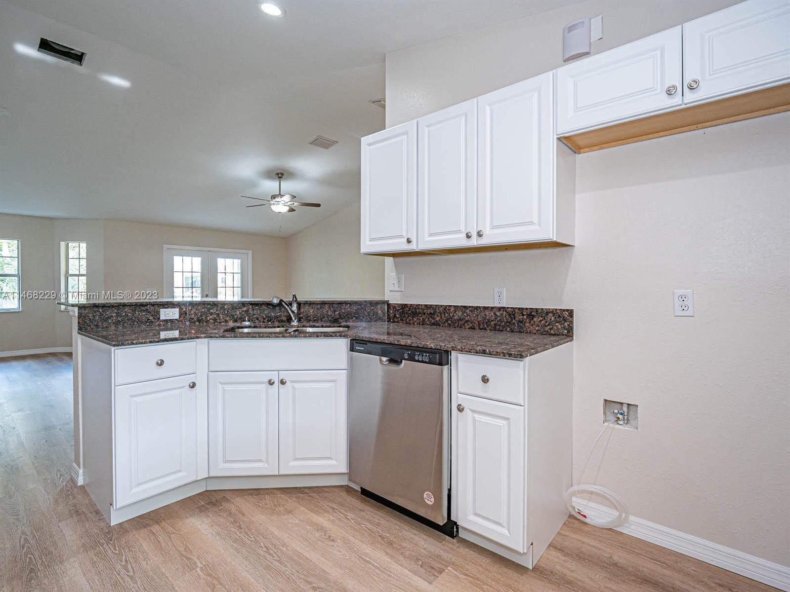 VERO LAKE ESTATES UNIT E - Residential Lease