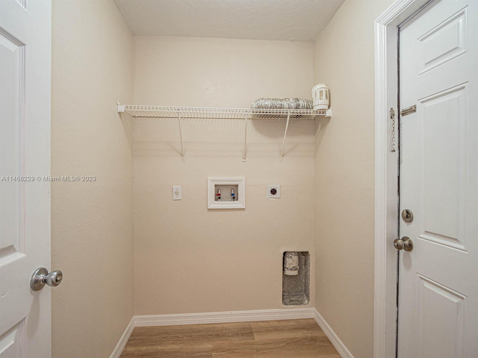 VERO LAKE ESTATES UNIT E - Residential Lease
