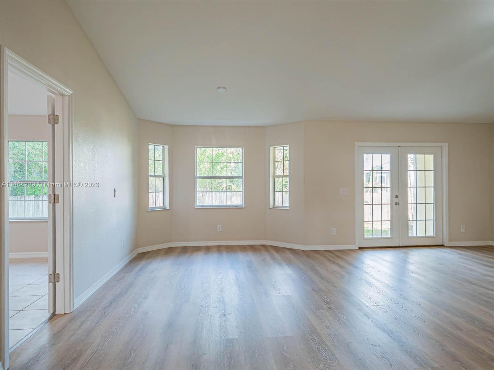 VERO LAKE ESTATES UNIT E - Residential Lease