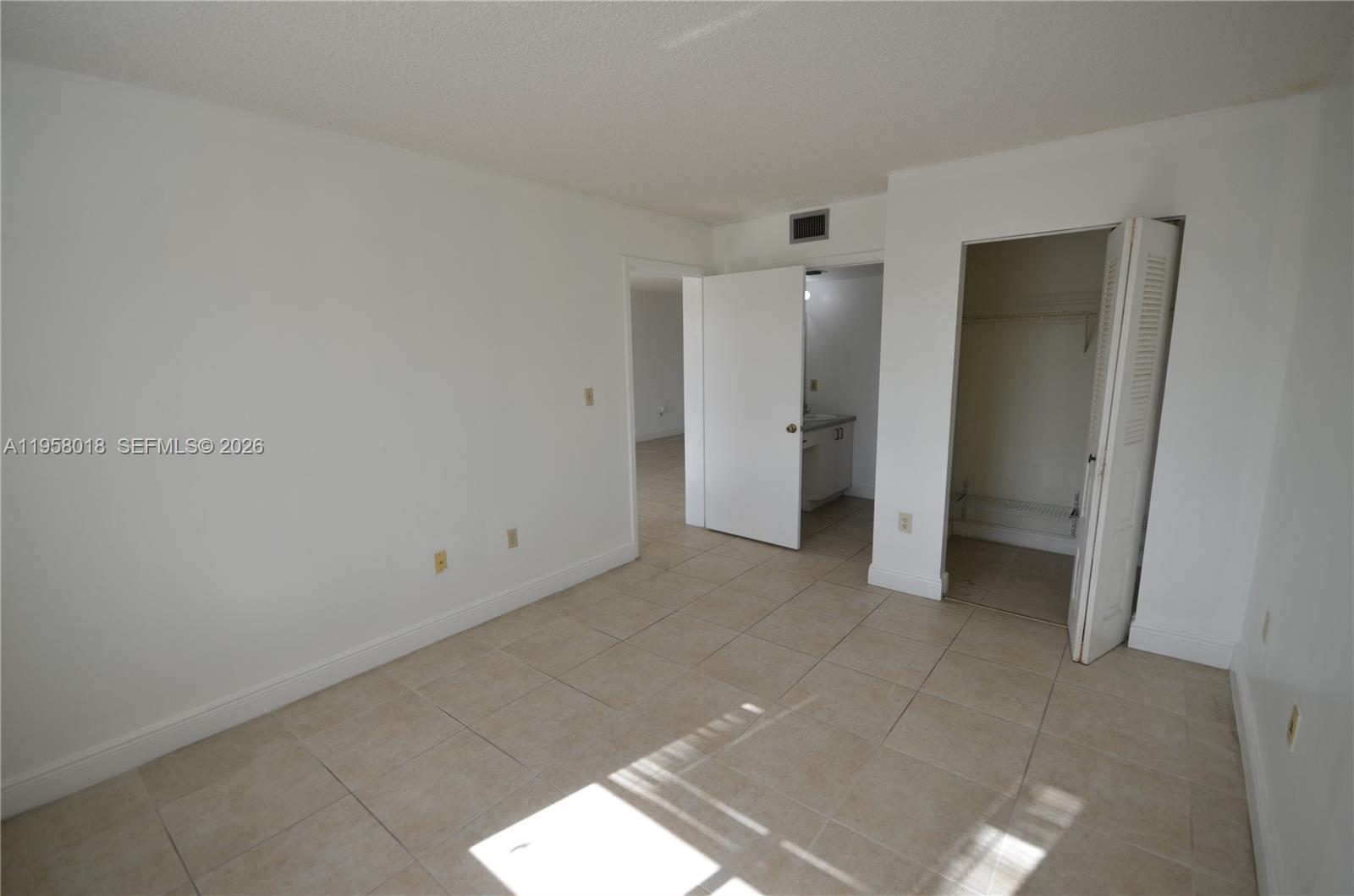 KENDALL LAKE TOWERS CONDO - Residential