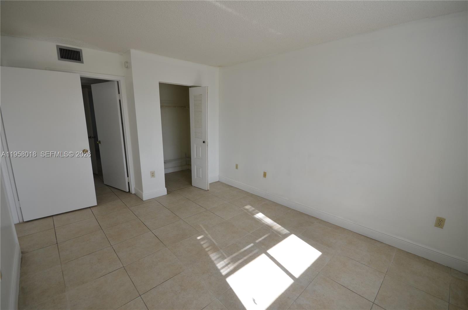 KENDALL LAKE TOWERS CONDO - Residential