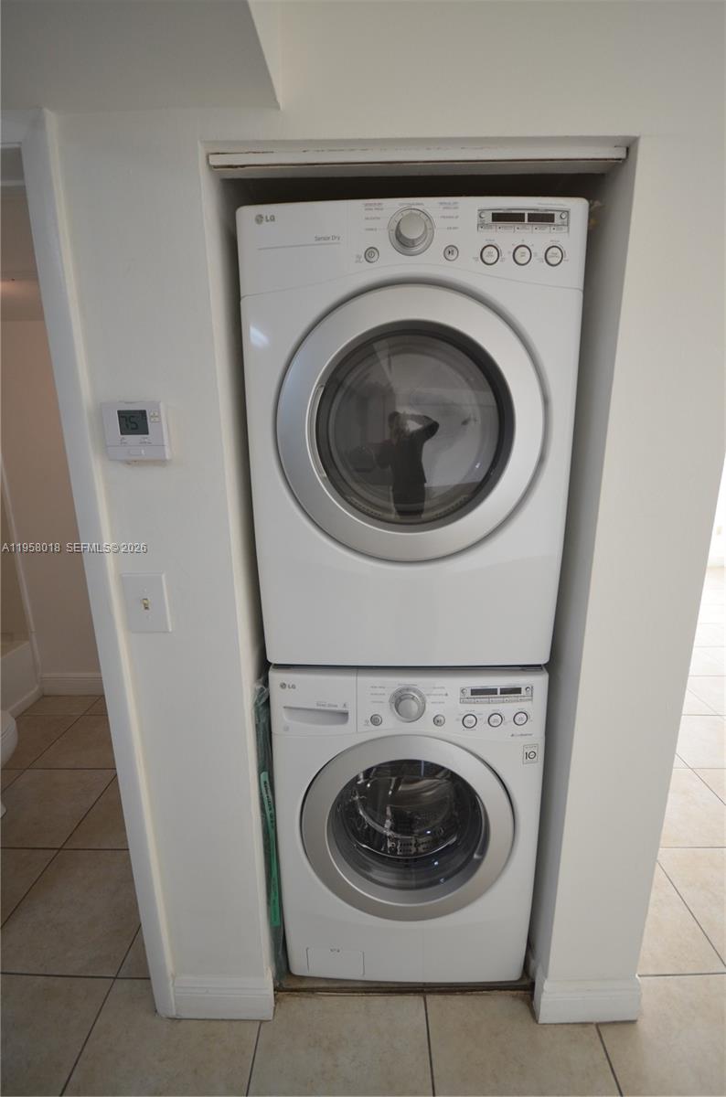 KENDALL LAKE TOWERS CONDO - Residential
