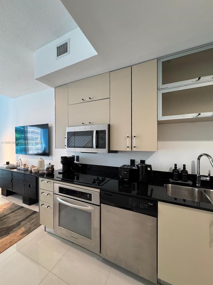 INFINITY AT BRICKELL COND - Residential