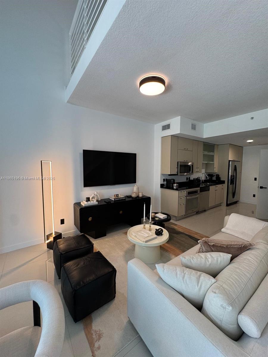 INFINITY AT BRICKELL COND - Residential