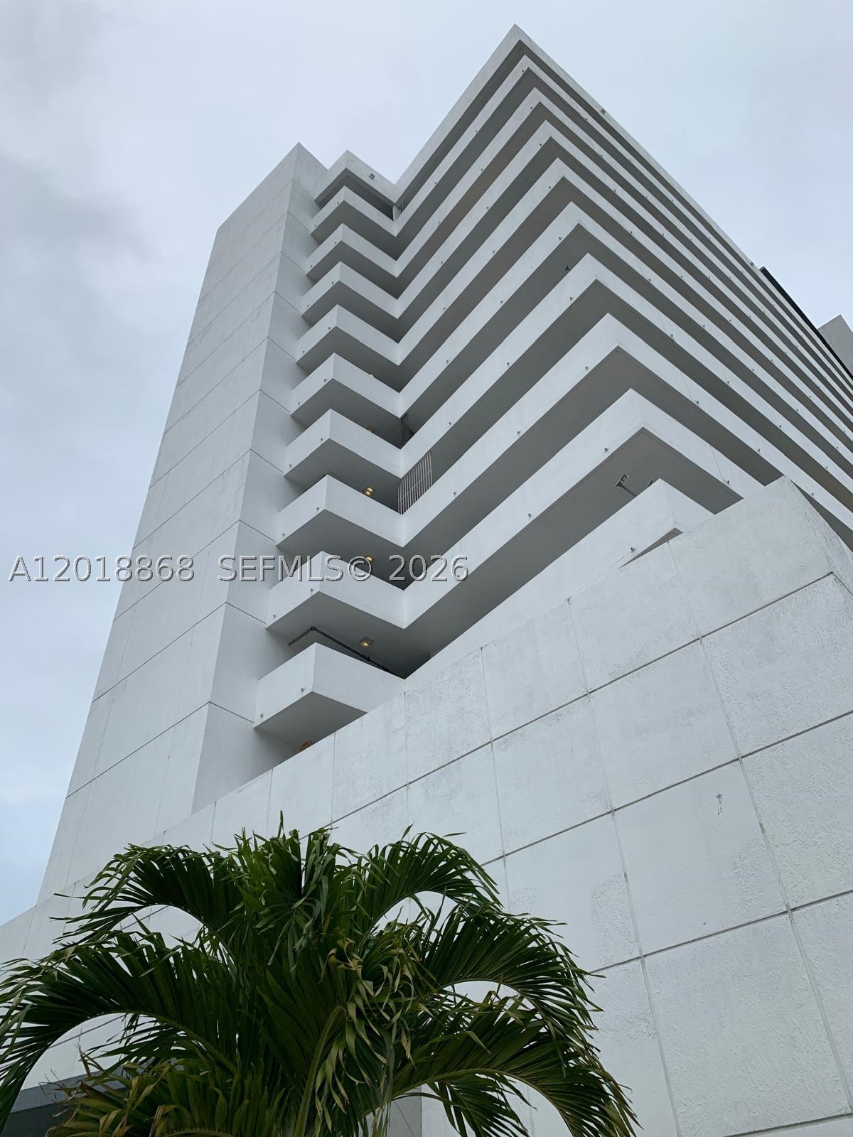 Spacious and bright 2/2 at 36 NW 6th Ave, unit 1108. This apartment features elegant laminated floors and a unique wraparound balcony with breathtaking views of Downtown Miami, Brickell, and the Miami River. Open Layout with floor-to-ceiling windows, modern kitchen and abundant natural light. Prime location just minutes from Brickell, Downtown, and mayor highways. Enjoy full-service amenities including pool, gym and 24-hour security.
