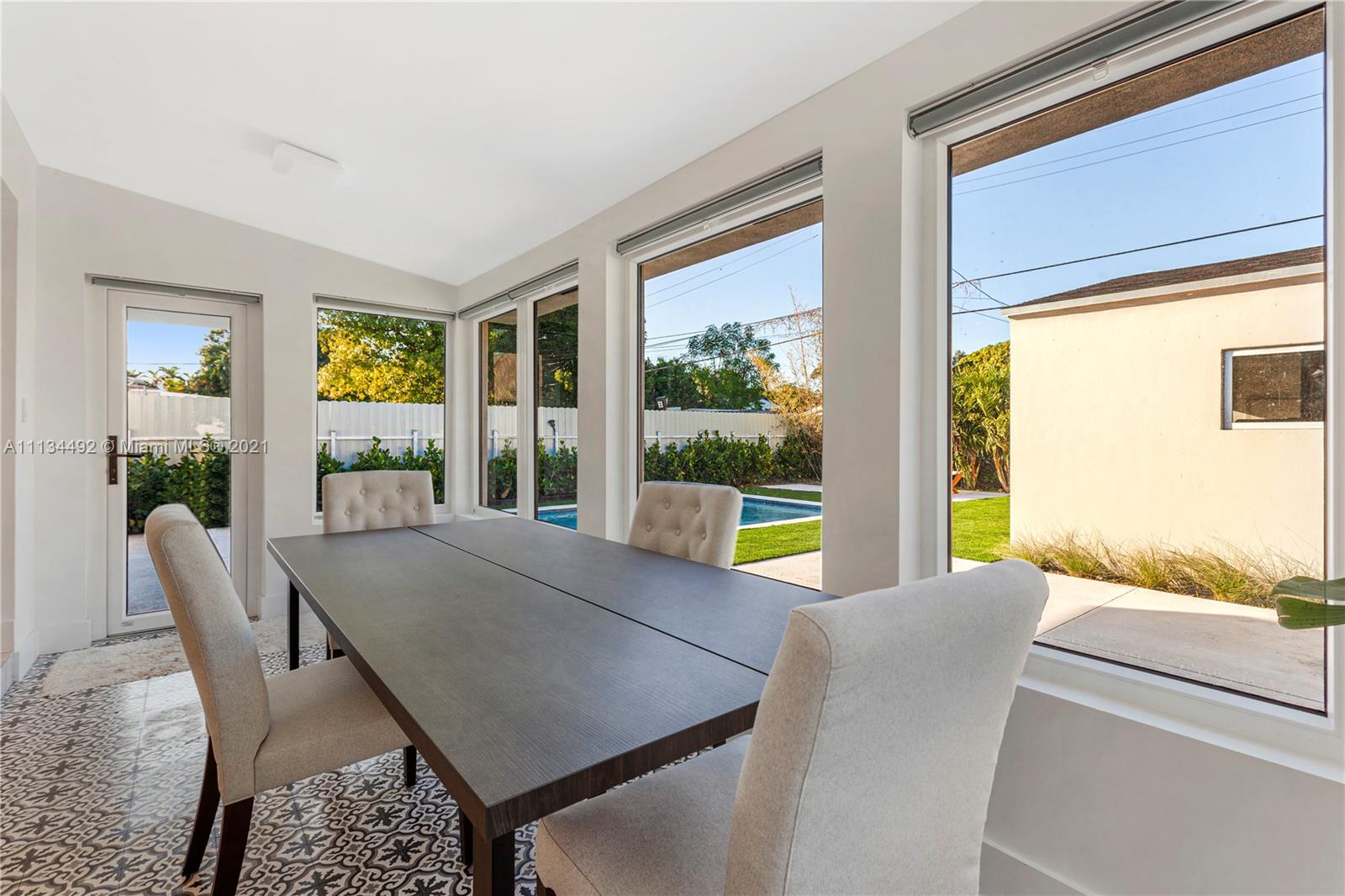 LE JEUNE MANORS - Residential