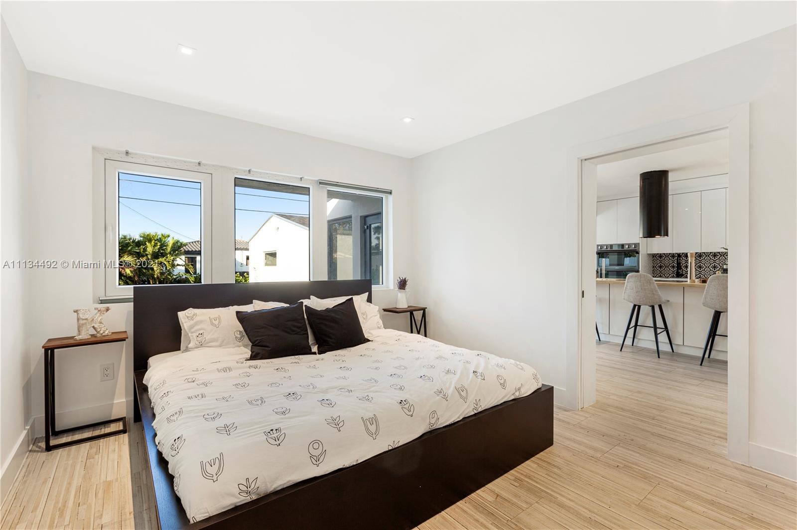 LE JEUNE MANORS - Residential