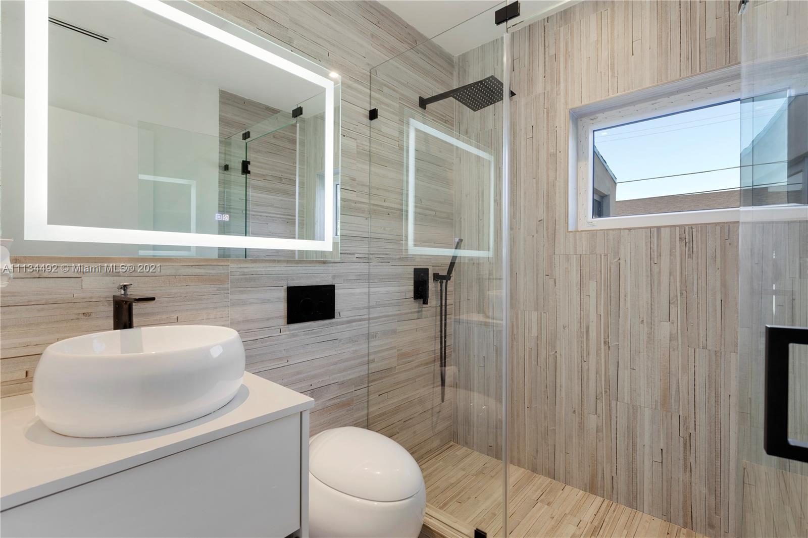 LE JEUNE MANORS - Residential