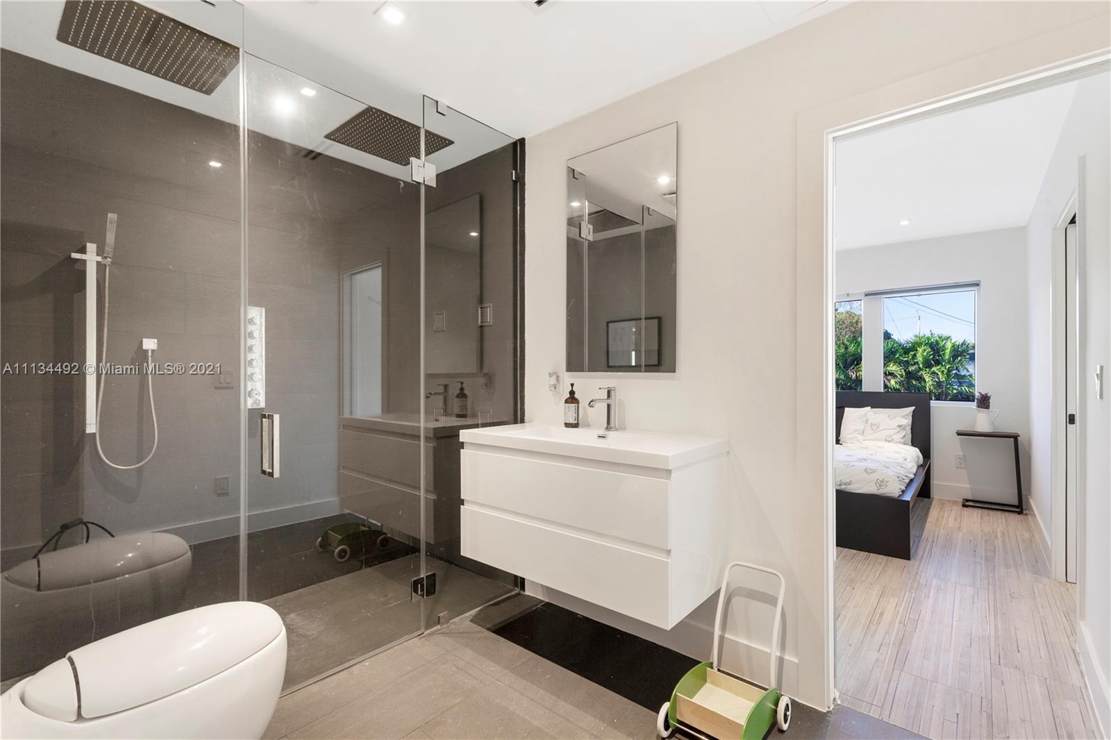 LE JEUNE MANORS - Residential