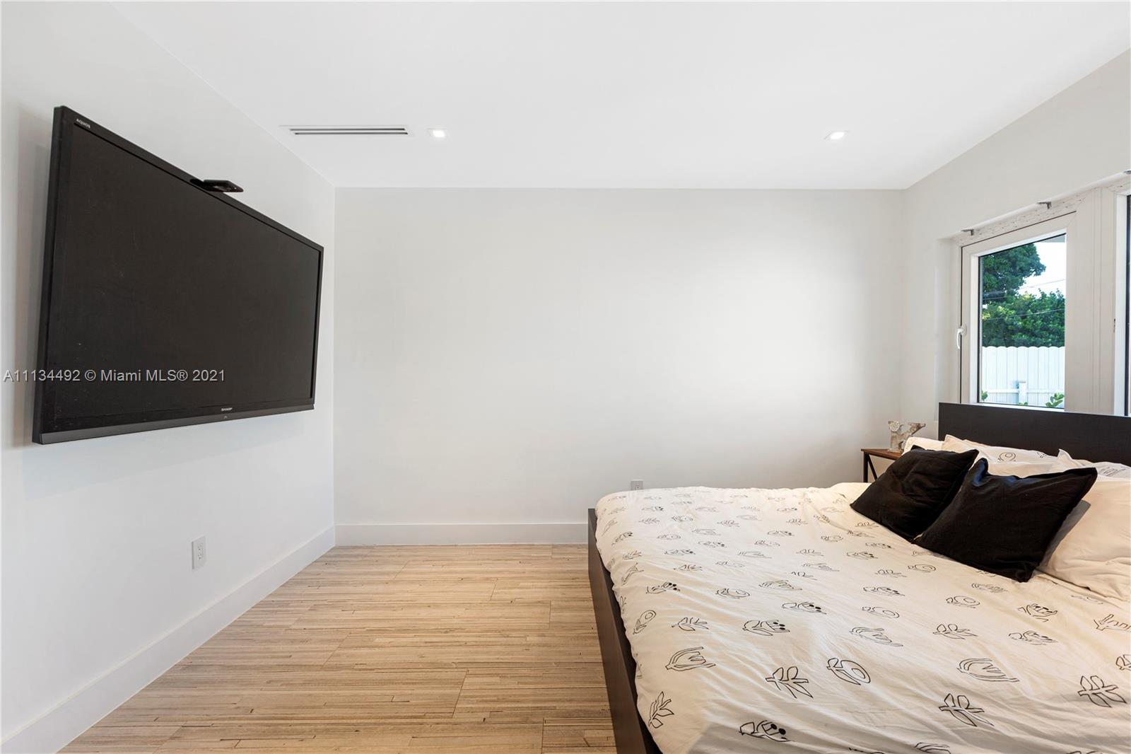 LE JEUNE MANORS - Residential
