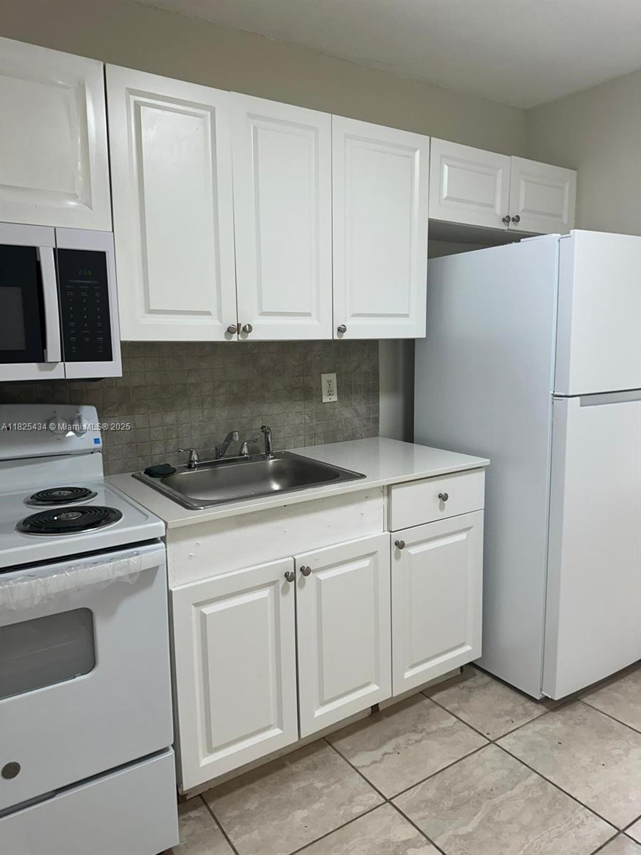 CARVER RANCHES - Residential Lease