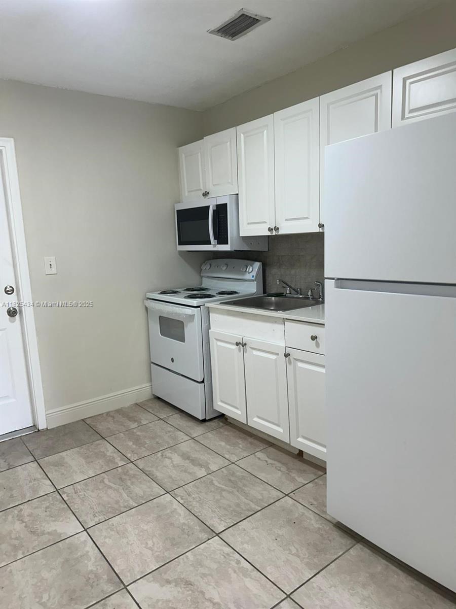 CARVER RANCHES - Residential Lease