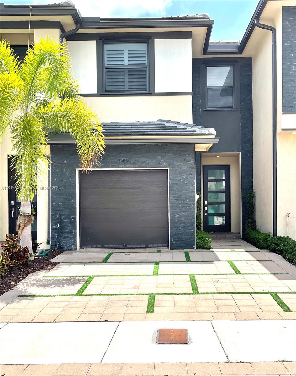 COMPLETELY REMODELED TOWNHOUSE AT THE PRESTIGIOUS SATORI COMMUNITY IN MIAMI LAKES. 3 BEDROOMS AND 2.5 BATHS. A SPACIOUS FIRST FLOOR WITH A GLAMOROUS ISLAND WITH QUARTS COUNTERTOP. NO CARPET ON THE SECOND FLOOR, READY TO MOVE IN.
