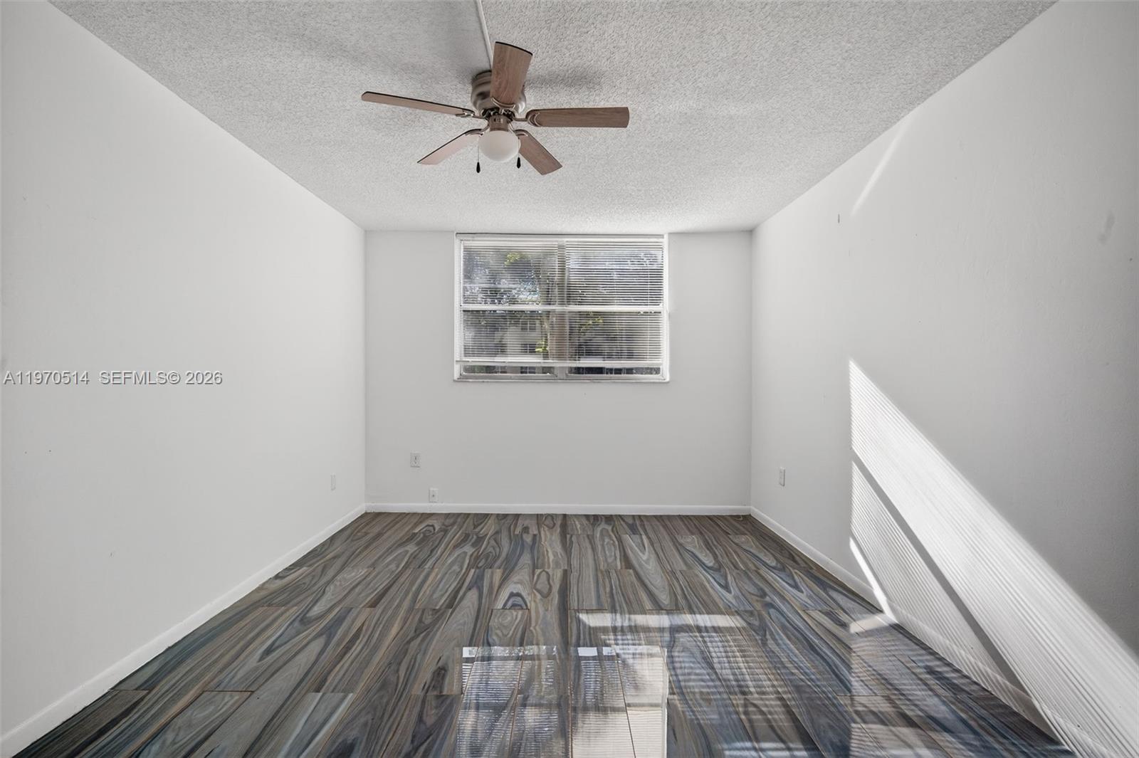 LIME BAY CONDOMINIUM 5 - Residential