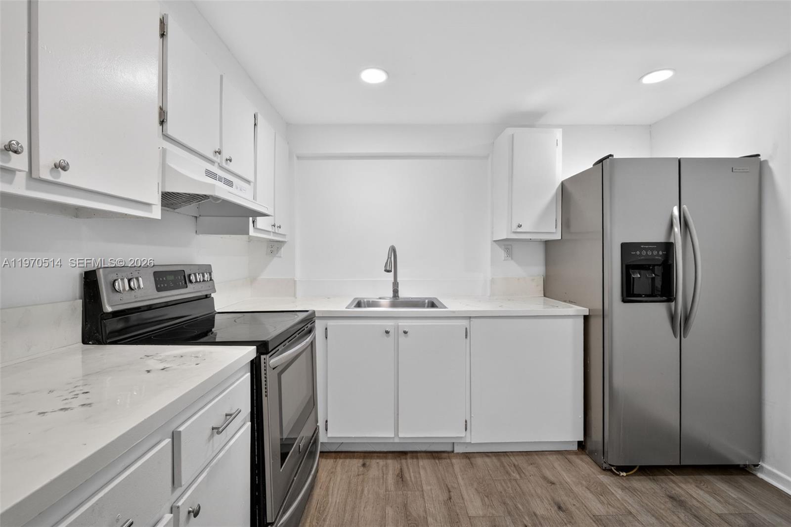 LIME BAY CONDOMINIUM 5 - Residential