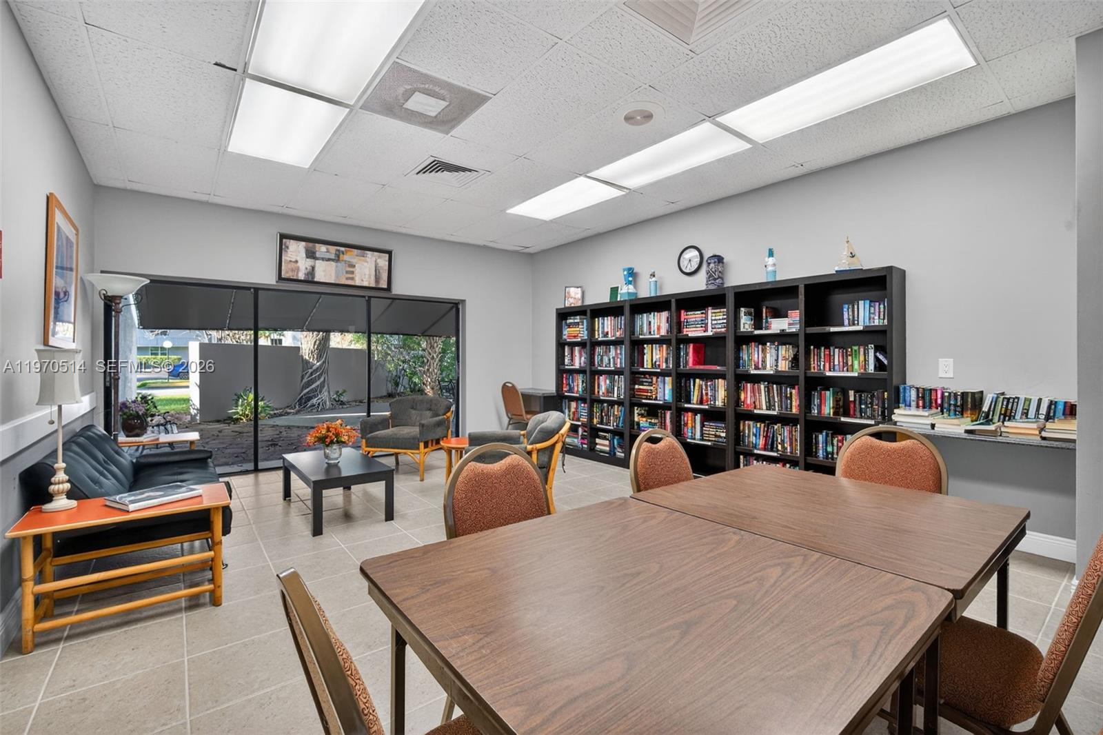 LIME BAY CONDOMINIUM 5 - Residential