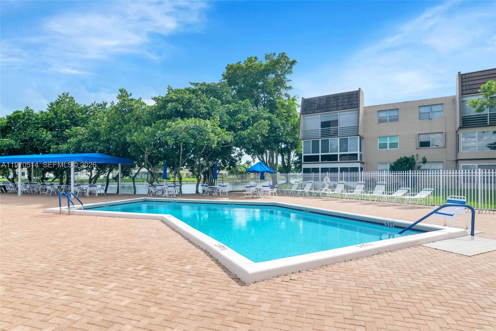 LIME BAY CONDOMINIUM 5 - Residential
