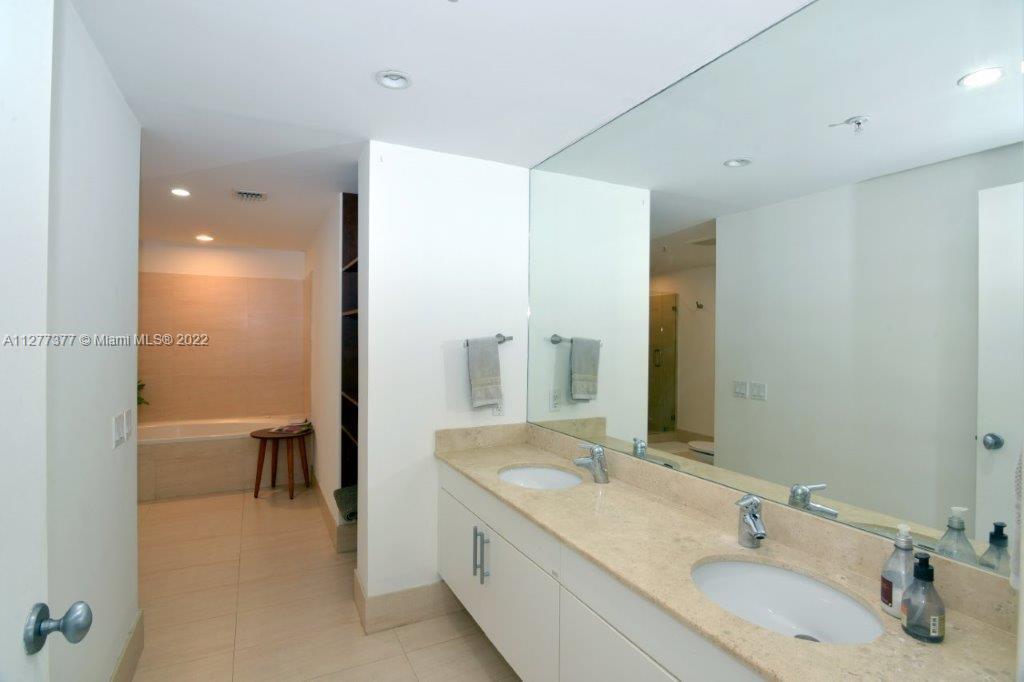 BLUE BAY TOWER CONDO - Residential Lease