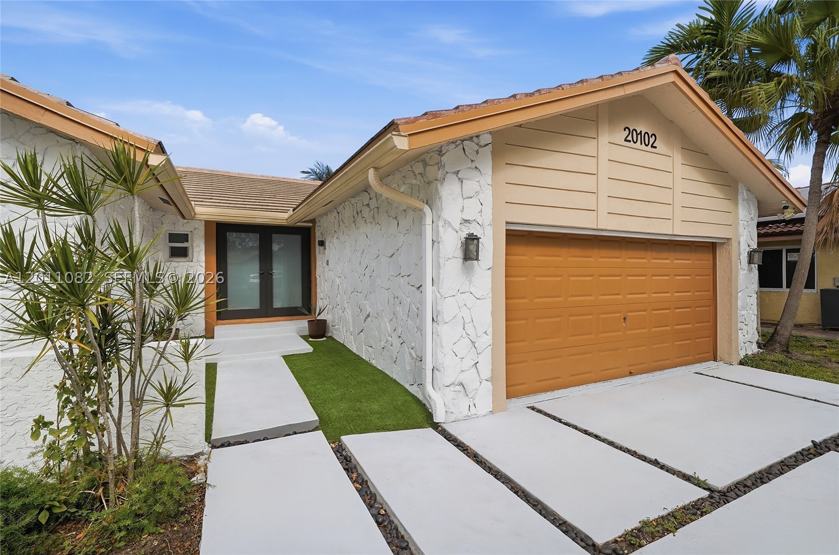 COUNTRY LAKE MANORS SEC 2 - Residential