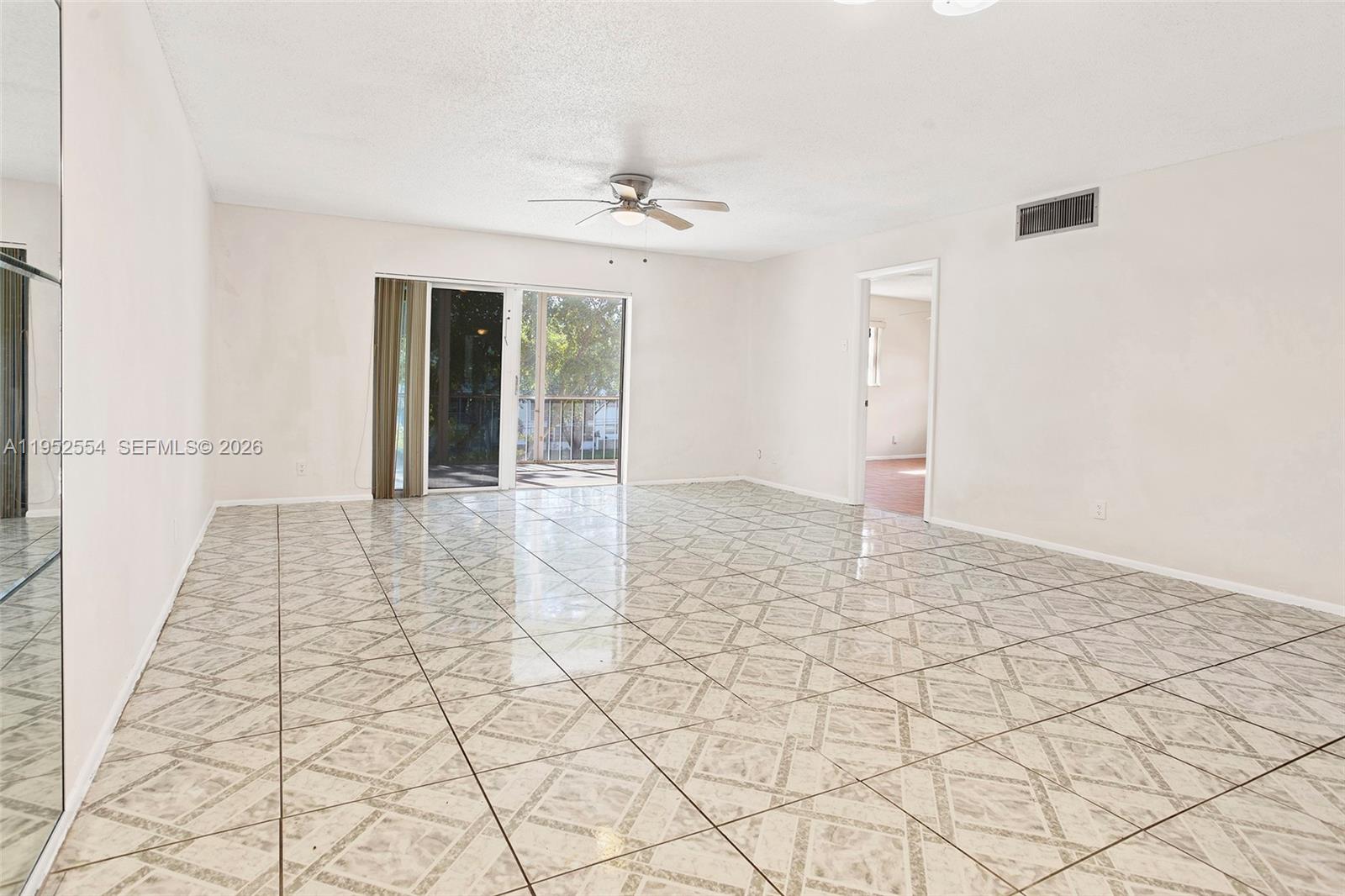 PEARL CONDO - Residential