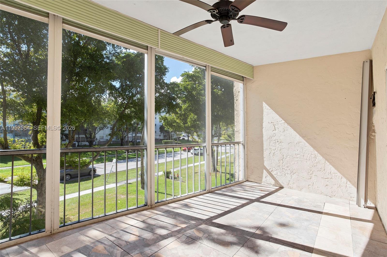 PEARL CONDO - Residential