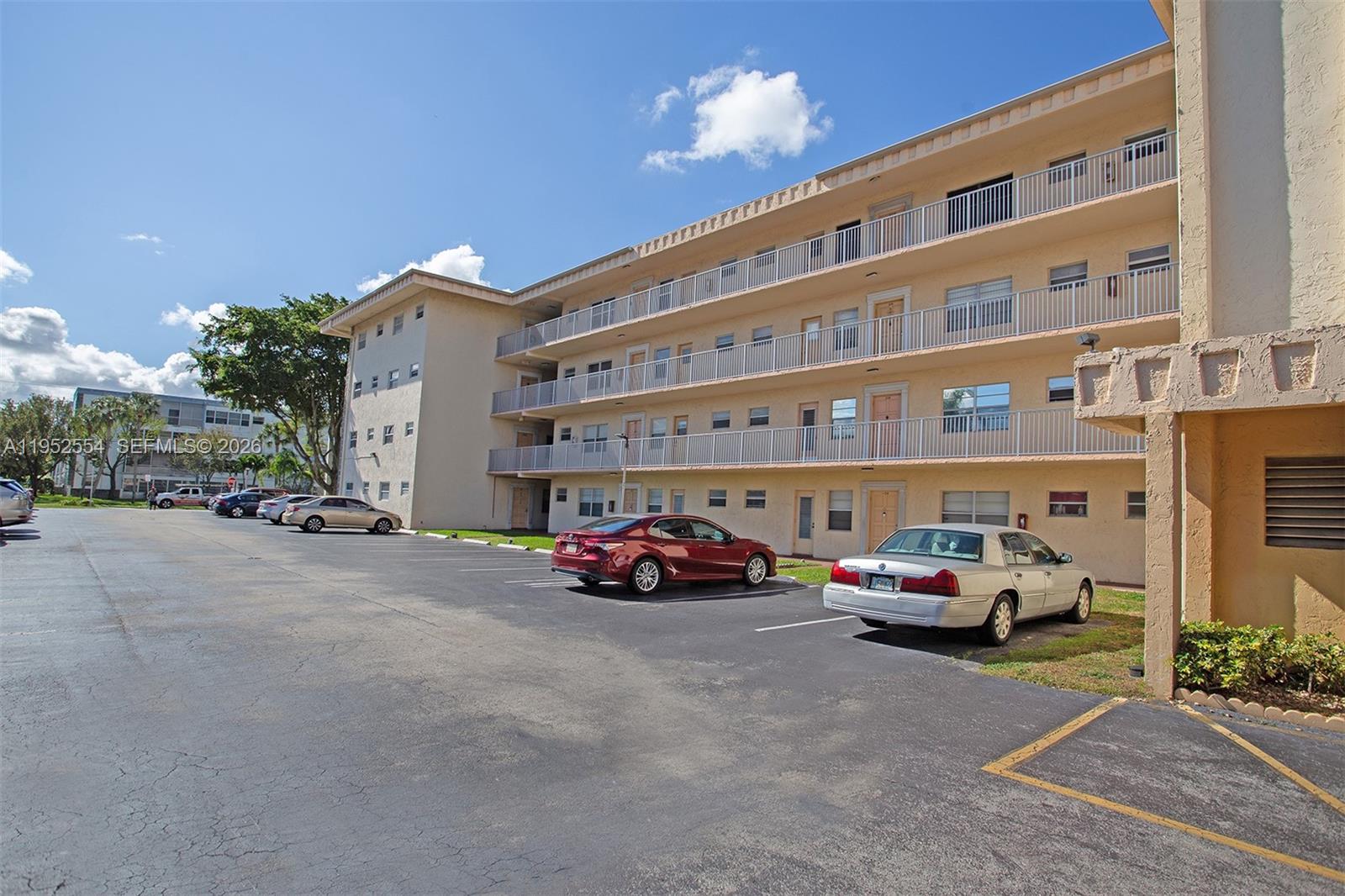 PEARL CONDO - Residential