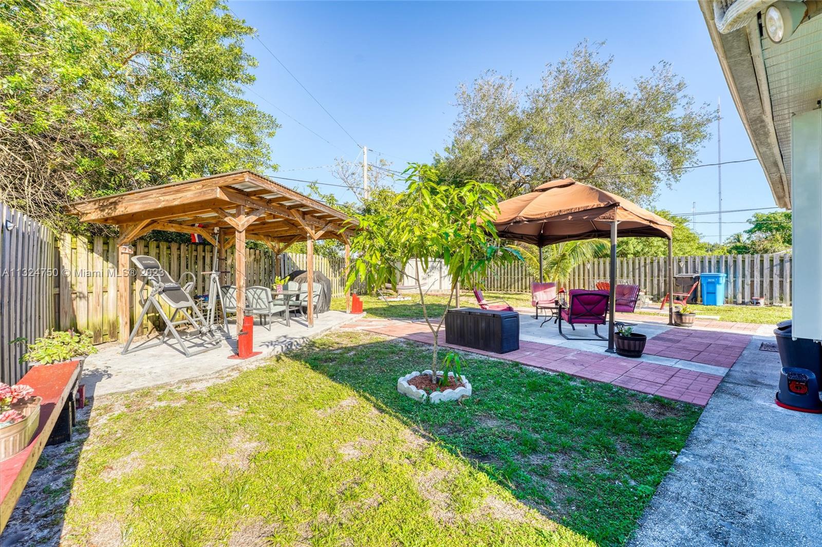 MIAMI GARDENS ESTATES SEC - Residential