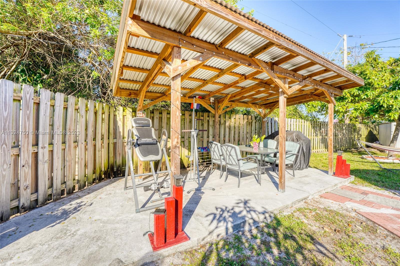 MIAMI GARDENS ESTATES SEC - Residential