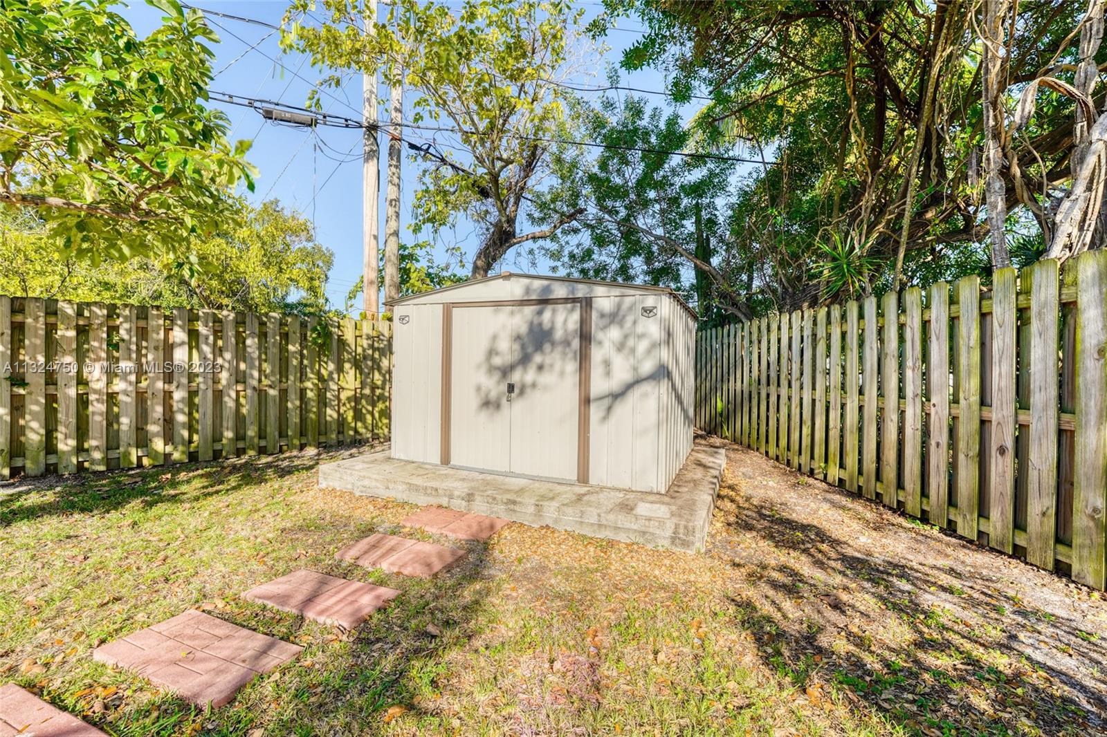 MIAMI GARDENS ESTATES SEC - Residential