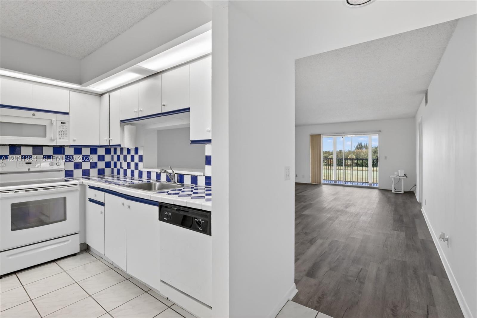 CAMBRIDGE AT CENTURY VILL - Residential