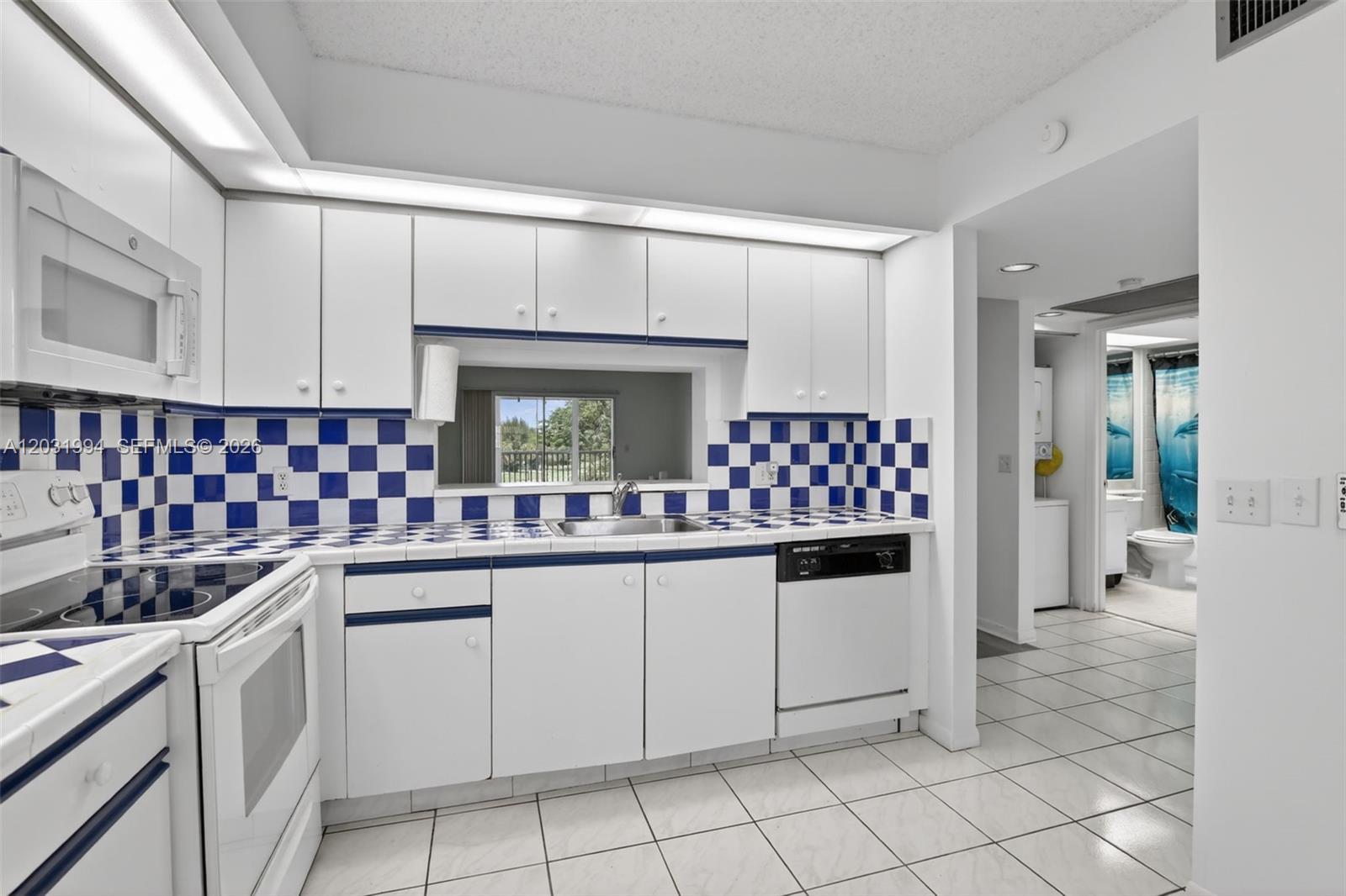 CAMBRIDGE AT CENTURY VILL - Residential