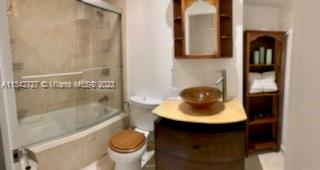 BRICKELL BAY TOWER CONDO - Residential