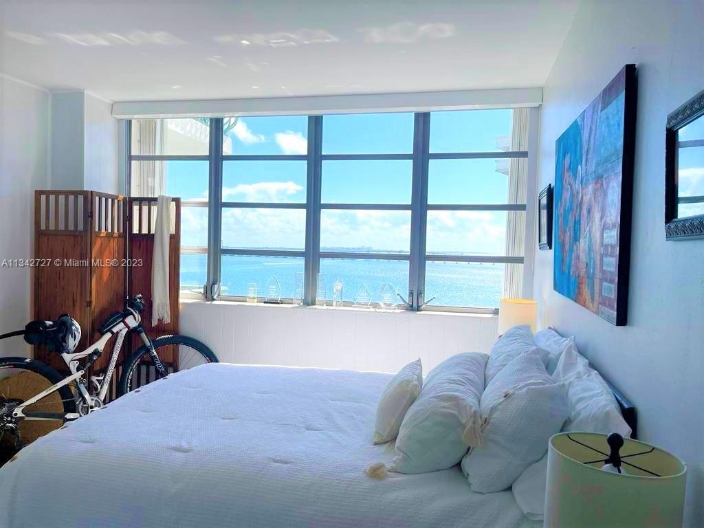 BRICKELL BAY TOWER CONDO - Residential