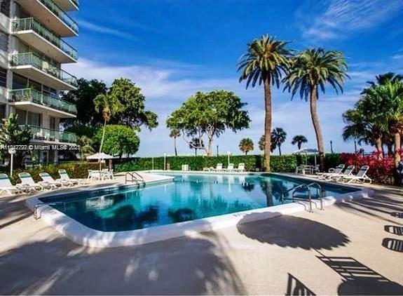 BRICKELL BAY TOWER CONDO - Residential