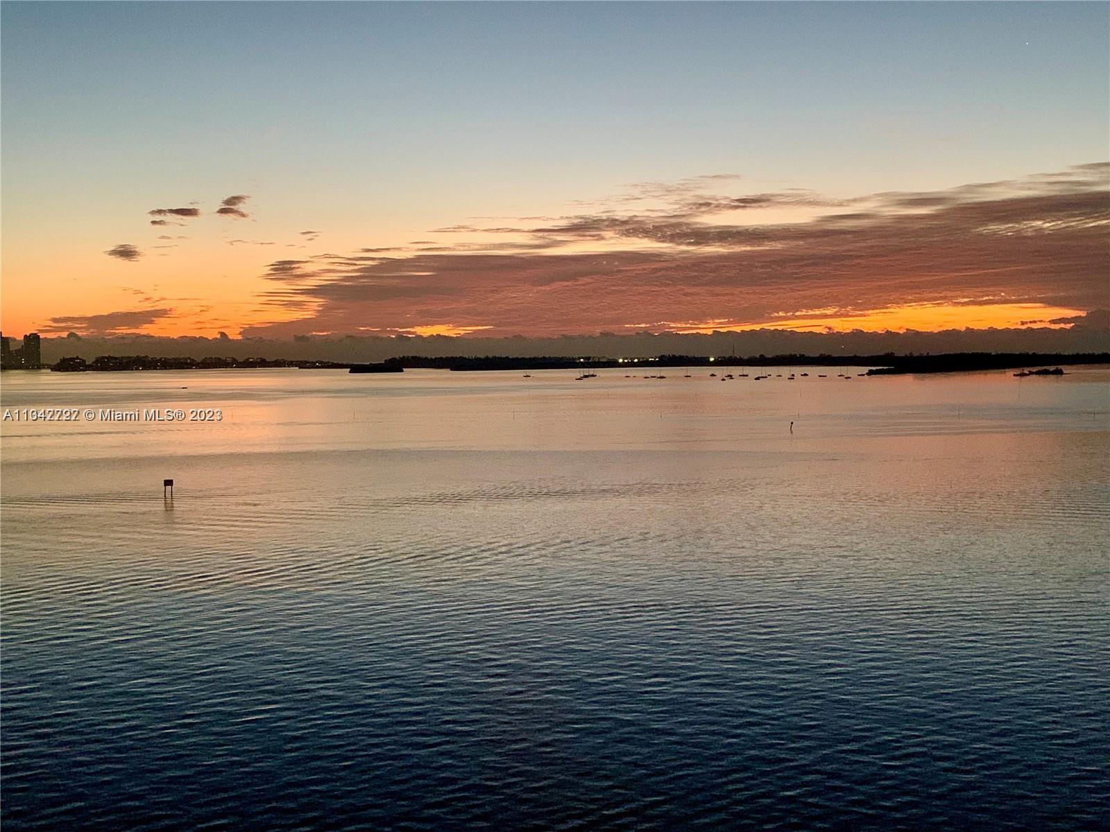 BRICKELL BAY TOWER CONDO - Residential